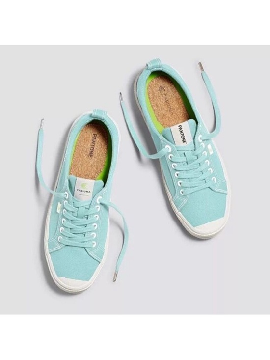 Cariuma Shoes - NEW Cariuma Pantone unisex sneaker eggshell blue Womens 7 Mens 5.5